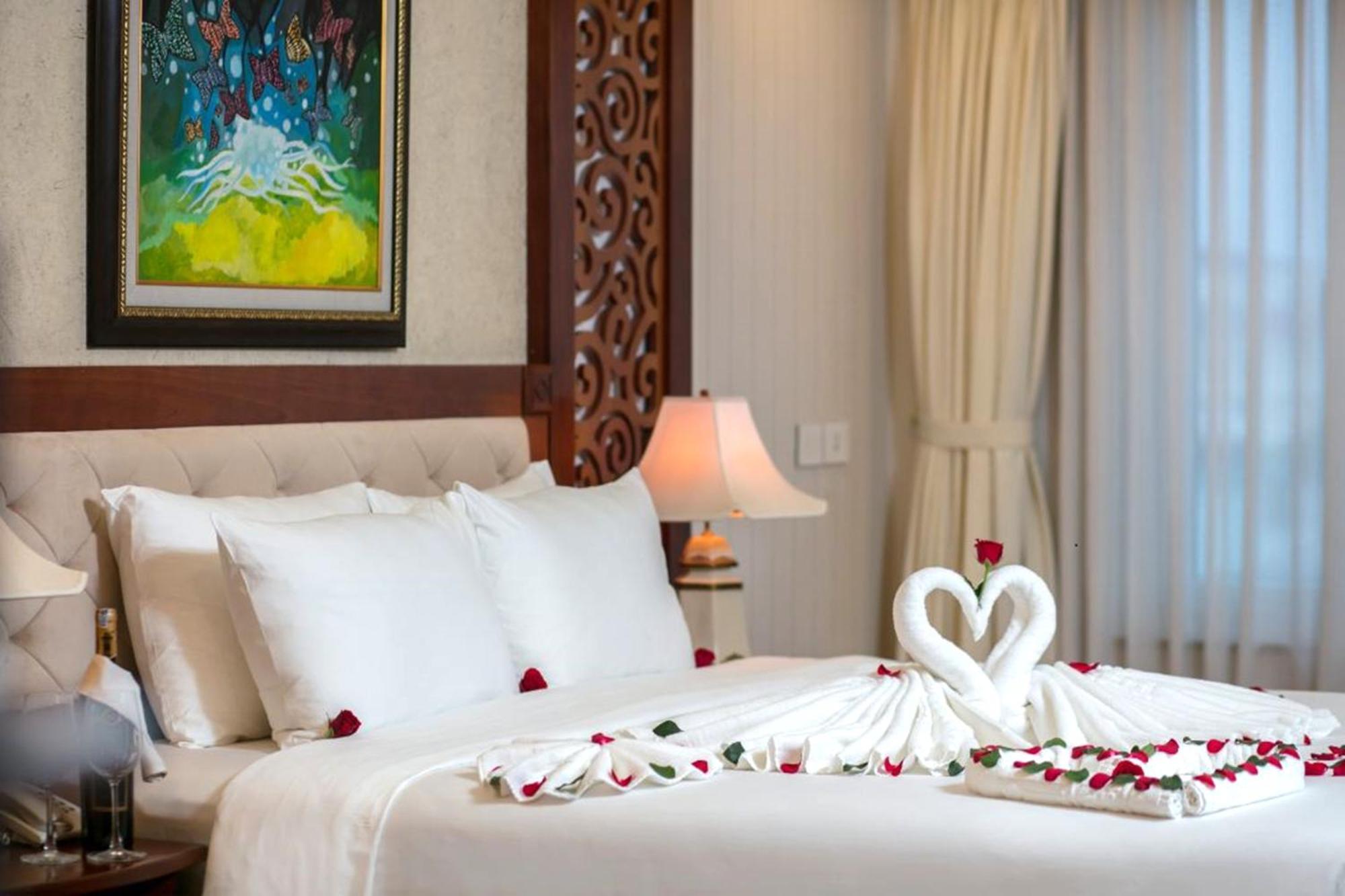 Thien Thai Hotel & Spa Hanoi Exteriör bild