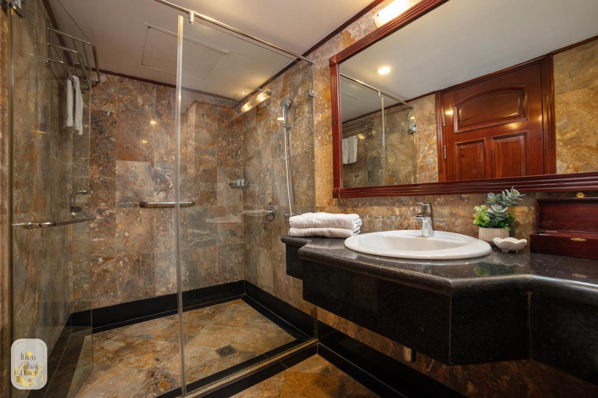 Thien Thai Hotel & Spa Hanoi Exteriör bild